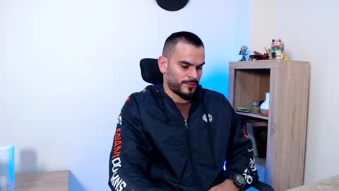 Esteban Fernandez online show from February 2026 06:39:02 AM