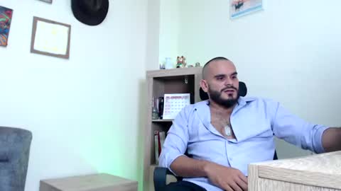 Snapshot of esteban_fer chatting on June 2026 06:12:02 AM Esteban Fernandez online show from June 2026 06:12:02 AM