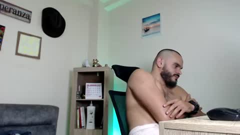 Snapshot of esteban_fer chatting on June 2026 09:22:02 AM Esteban Fernandez online show from June 2026 09:22:02 AM