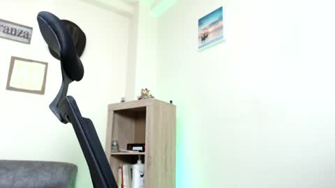 Snapshot of esteban_fer chatting on June 2026 05:08:02 AM Esteban Fernandez online show from June 2026 05:08:02 AM