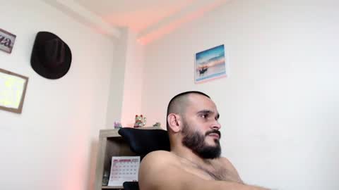 Snapshot of esteban_fer chatting on June 2026 03:39:01 AM Esteban Fernandez online show from June 2026 03:39:01 AM