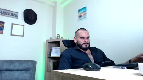 Snapshot of esteban_fer chatting on June 2026 03:29:02 AM Esteban Fernandez online show from June 2026 03:29:02 AM