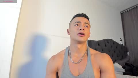 Snapshot of esteban_stud97 chatting on March 2026 10:05:02 PM Esteban Stud online show from March 2026 10:05:02 PM