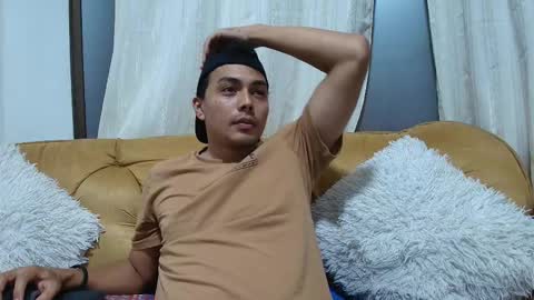 Esteban online show from October 2025 01:59:02 AM