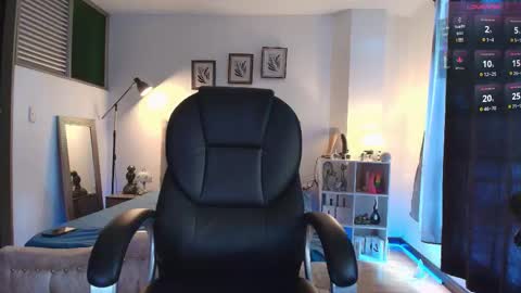 Esteban online show from October 2025 12:31:01 PM