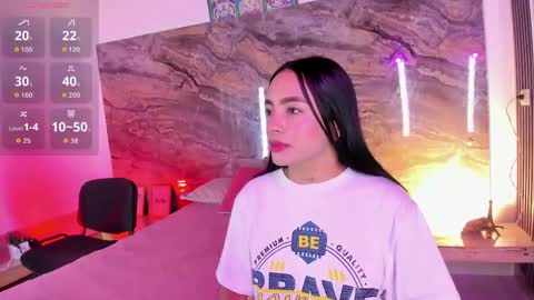 Snapshot of estefy_gomez1 chatting on May 2026 12:33:01 PM Stefy online show from May 2026 12:33:01 PM
