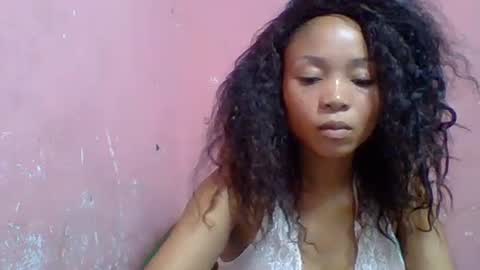 estelah20 online show from October 2025 11:55:02 AM