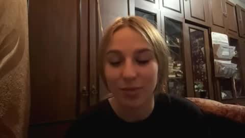 Snapshot of estelaroda chatting on February 2026 07:19:02 PM Rina online show from February 2026 07:19:02 PM
