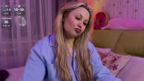 Estella online show from January 2026 04:22:02 PM