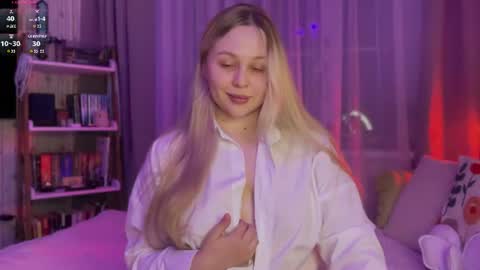 Snapshot of estella_elwood chatting on July 2026 08:22:02 PM Estella online show from July 2026 08:22:02 PM