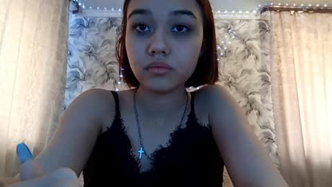 Snapshot of estellekirbo chatting on April 2026 01:01:01 PM estellekirbo online show from April 2026 01:01:01 PM