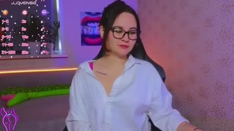 EsterPlayful online show from October 2025 09:09:01 AM