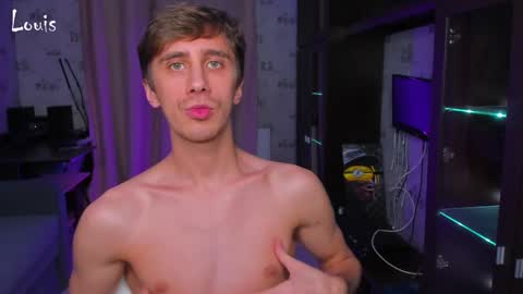 Snapshot of esthetics_boys chatting on December 2024 01:14:01 AM LOUIS online show from December 2024 01:14:01 AM