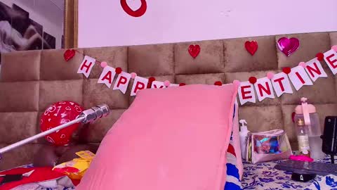 Estrella online show from February 2025 03:05:01 PM