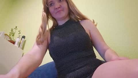 Snapshot of estrellawalters chatting on February 2025 09:10:01 PM estrellawalters online show from February 2025 09:10:01 PM