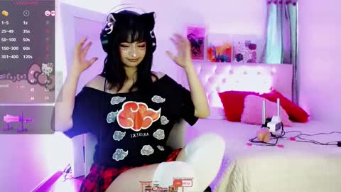 Moon online show from November 2025 08:33:02 PM