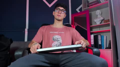 Etham online show from December 2025 12:58:01 PM