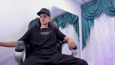 Ethan online show from December 2024 10:00:01 PM