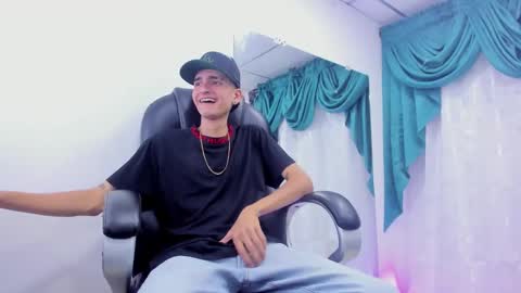 Ethan online show from December 2024 10:32:02 PM