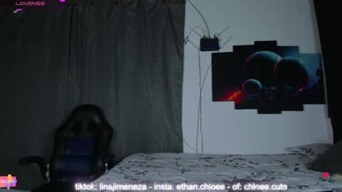 Snapshot of ethan_chloee chatting on December 2024 02:42:01 AM  Chloe  Ethan  online show from December 2024 02:42:01 AM