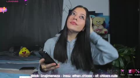 Snapshot of ethan_chloee chatting on February 2025 03:43:02 AM  Chloe  Ethan  online show from February 2025 03:43:02 AM