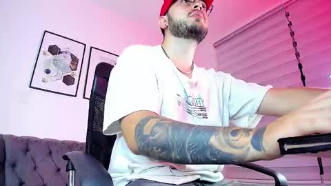 ethan_greacee online show from February 2026 12:13:02 PM