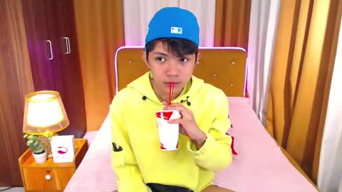 ethan_lauren online show from April 2026 07:58:02 PM