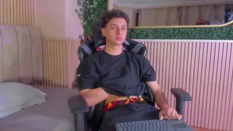 ethanlowell online show from February 2026 03:24:02 AM