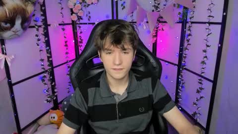 Snapshot of ethansinful chatting on October 2025 09:04:02 PM Ethan online show from October 2025 09:04:02 PM