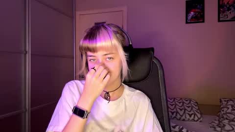 Emily online show from November 2025 05:19:02 AM