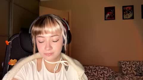 Emily online show from November 2025 05:27:02 AM