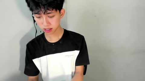 Snapshot of ethereal_ethan chatting on February 2025 01:03:02 AM Ethan online show from February 2025 01:03:02 AM