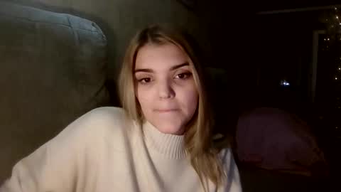 Snapshot of eulamcglamery chatting on January 2026 06:43:02 PM Viola online show from January 2026 06:43:02 PM