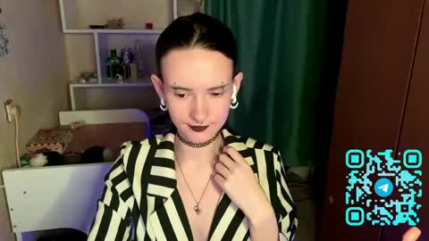 Snapshot of eunabiddlecome chatting on April 2026 11:09:01 AM Kate online show from April 2026 11:09:01 AM