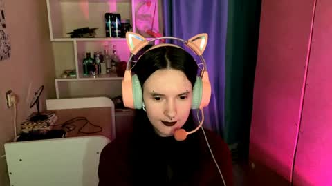 Snapshot of eunabiddlecome chatting on May 2026 05:27:02 AM Kate online show from May 2026 05:27:02 AM