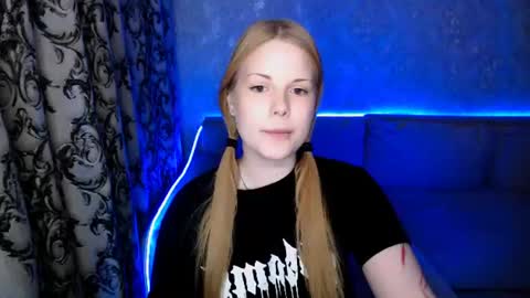 Snapshot of eva_ellis chatting on June 2026 07:01:02 PM Eva online show from June 2026 07:01:02 PM