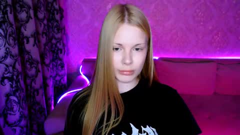 Snapshot of eva_ellis chatting on July 2026 08:03:02 PM Eva online show from July 2026 08:03:02 PM