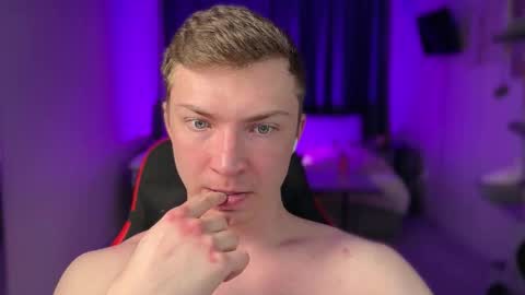 Eva and Iron online show from February 2026 09:41:01 PM