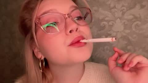 eva_kittenn online show from September 2025 07:04:01 PM