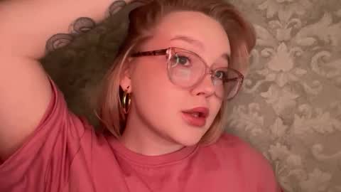 eva_kittenn online show from September 2025 08:22:02 PM