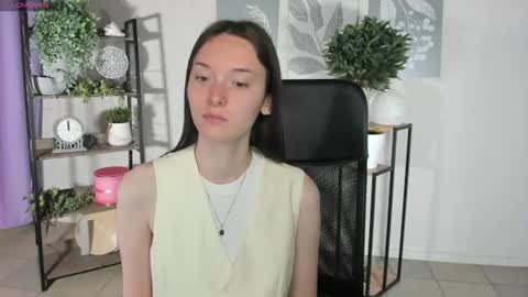 Snapshot of eva_leeee chatting on June 2026 06:02:01 AM Eva online show from June 2026 06:02:01 AM