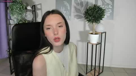 Snapshot of eva_leeee chatting on June 2026 09:14:01 AM Eva online show from June 2026 09:14:01 AM