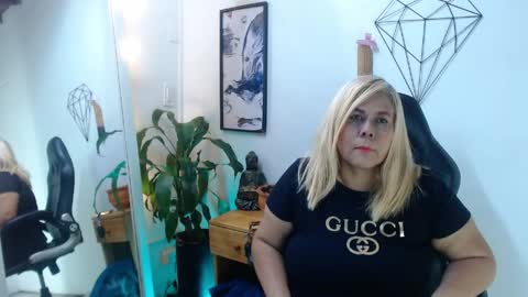 Snapshot of eva_love49 chatting on April 2026 06:05:02 PM eva_love49 online show from April 2026 06:05:02 PM
