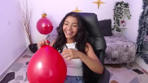 Eva  online show from December 2025 04:39:02 AM