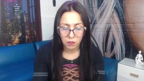 Eva  online show from October 2025 09:39:01 PM