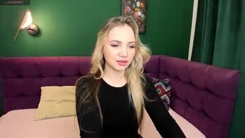 Eva 3 online show from November 2025 02:00:01 AM