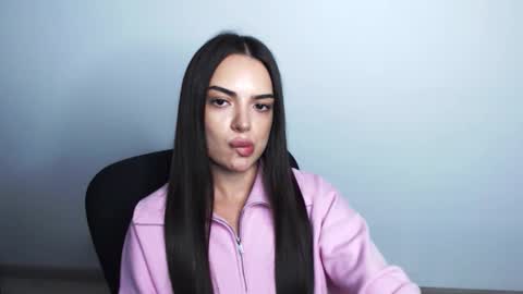 Eva online show from November 2025 03:01:02 PM