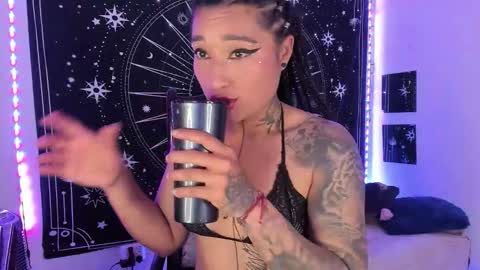 Eva  online show from November 2025 08:11:02 AM