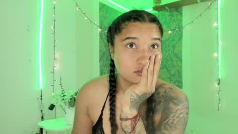 Snapshot of eva_sanderslee chatting on May 2026 10:45:02 AM Eva online show from May 2026 10:45:02 AM
