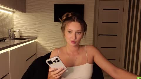 Snapshot of eva_shake chatting on December 2025 11:02:01 PM Eva online show from December 2025 11:02:01 PM
